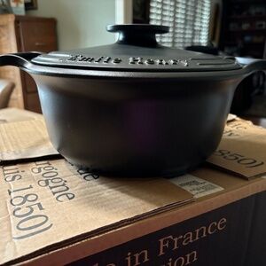 Emile Henry Sublime Round Stewpot Dutch Oven w/ Lid , 4.5 Quart, Graphite, Gray